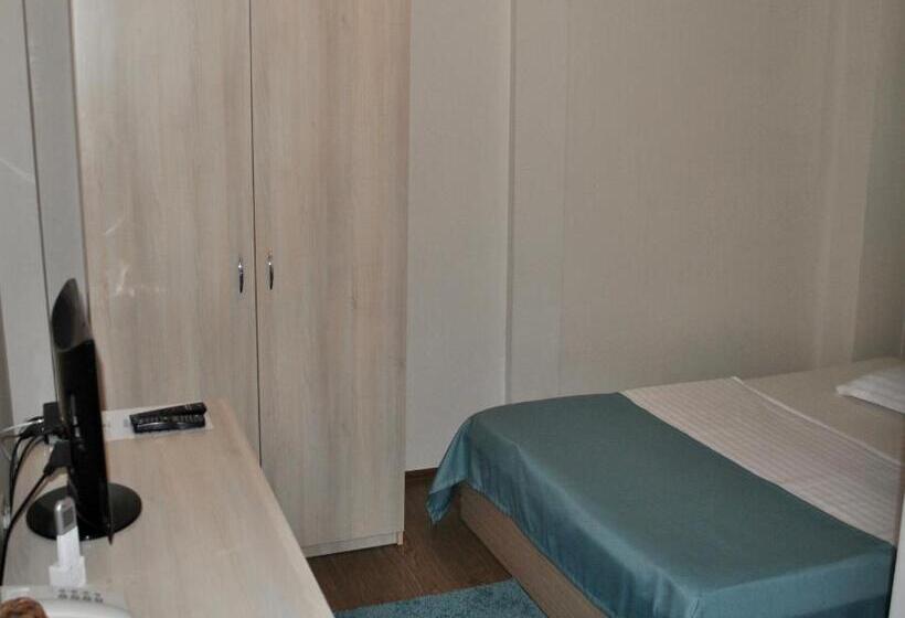 标准单人间, Delta Marina