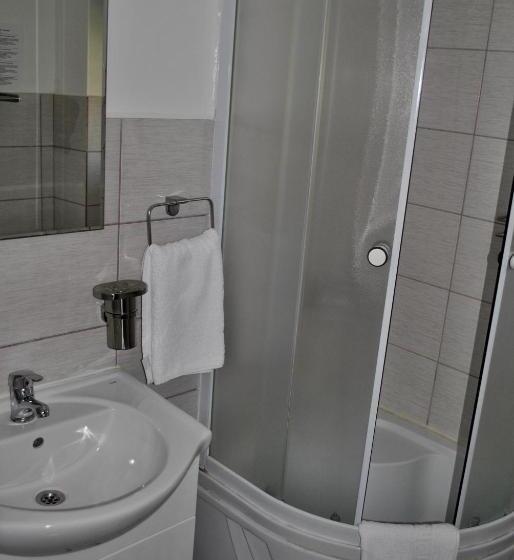 标准单人间, Delta Marina