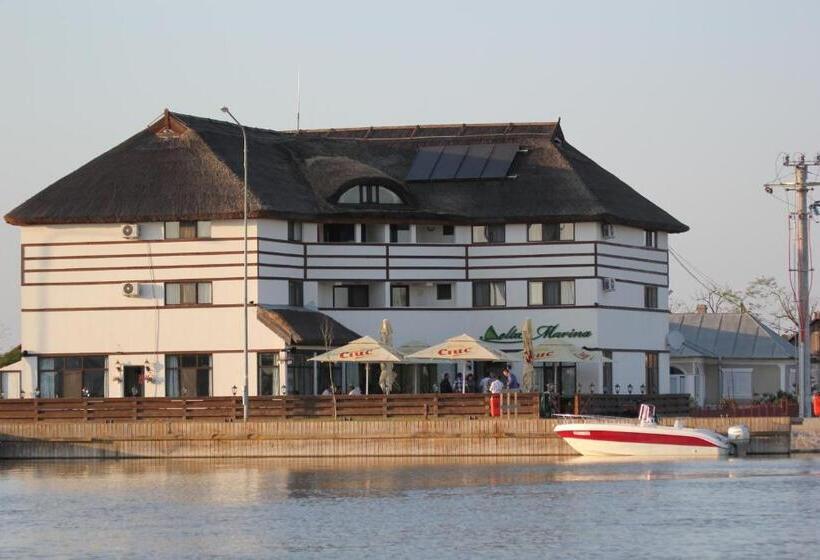 标准单人间, Delta Marina