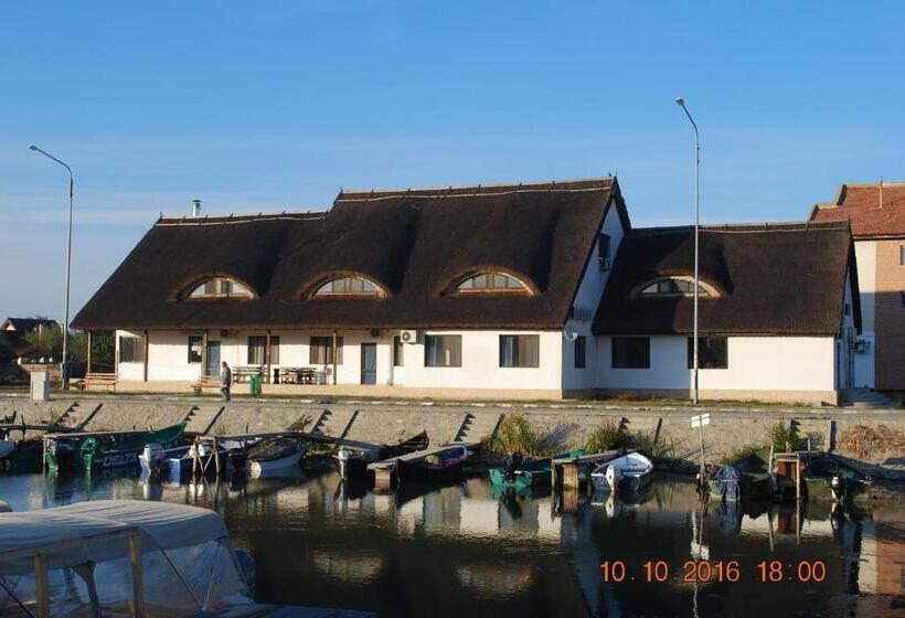 标准间带湖景, Delta Marina