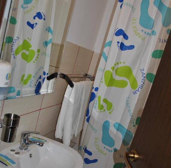 标准间带湖景, Delta Marina