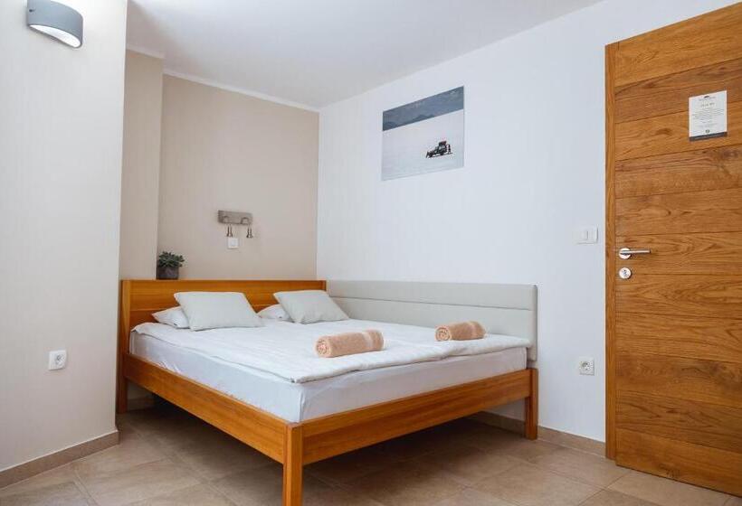 اتاق استاندارد سه نفره, Guest House Pachamama