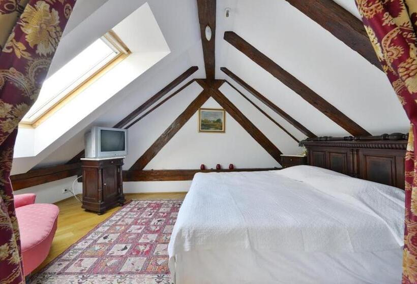 غرفة قياسية, Kronhaus