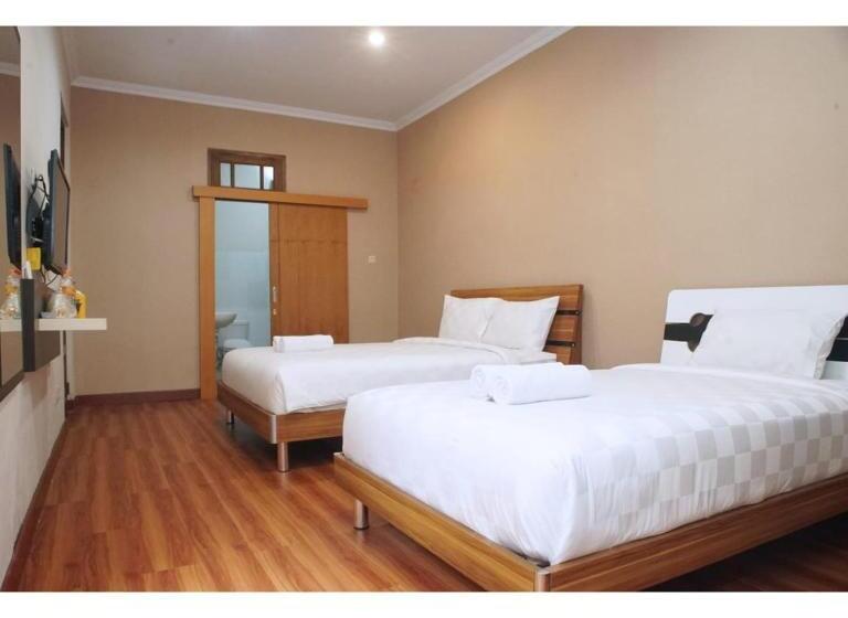 غرفة عائلية, Omah Sastro 2