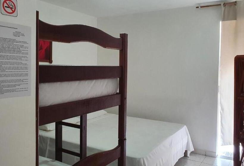 חדר לארבעה סטנדרטי עם מרפסת, Pousada Sol Nascente