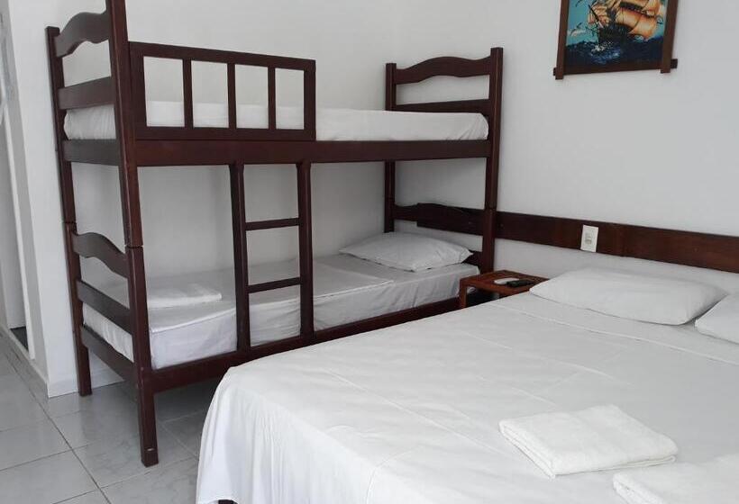 חדר לארבעה סטנדרטי עם מרפסת, Pousada Sol Nascente