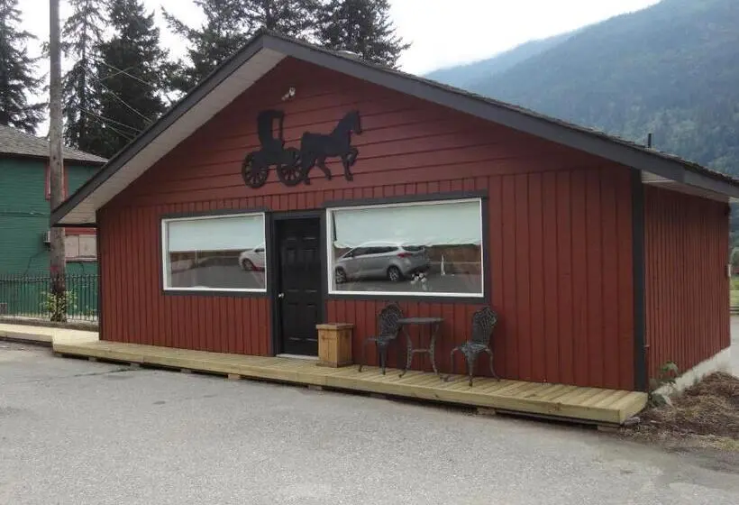 Sviitti Poreallas, Old Towne Inne Chuckwagon Bar & Grill