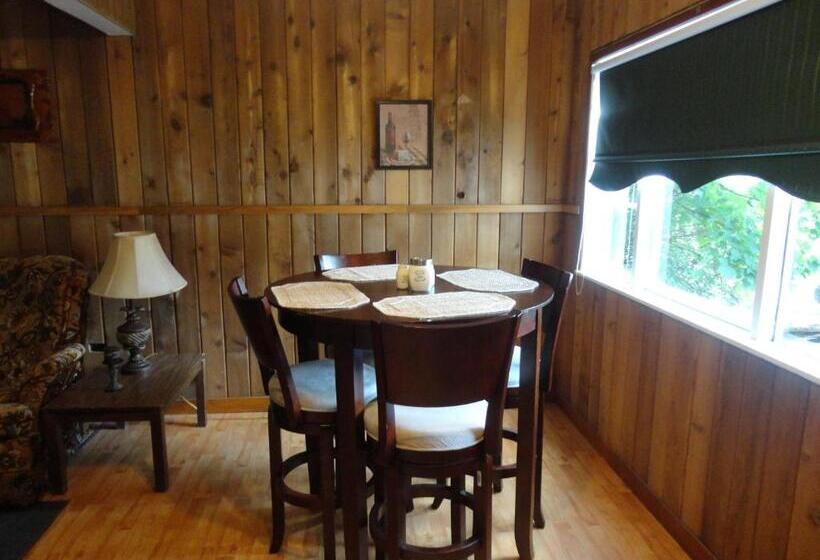 1ベッドルームハウス, Old Towne Inne Chuckwagon Bar & Grill