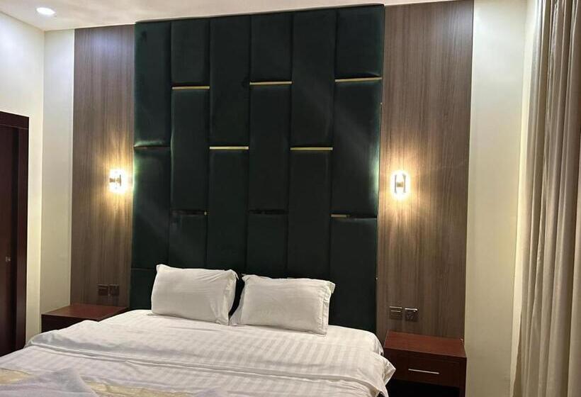 标准间, Fakher Yanbu