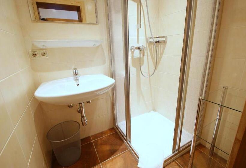 غرفة قياسية, Untermühlbauer Fam. Schreder