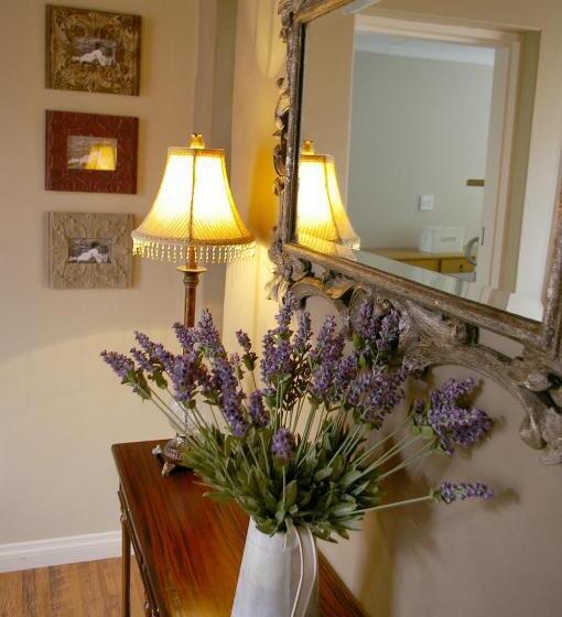 エクゼクティブルーム, Anne's Place