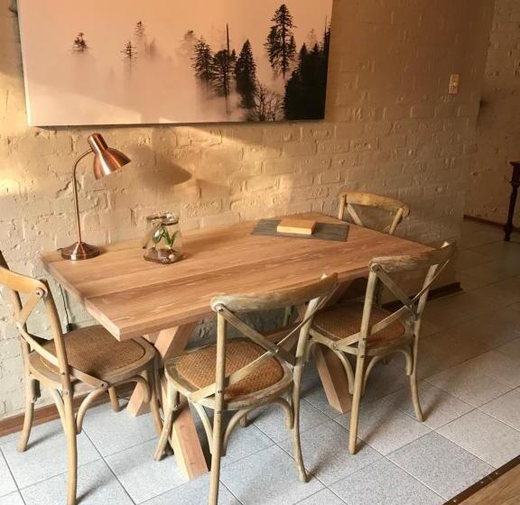 סוויטת דופלקס, Anne's Place