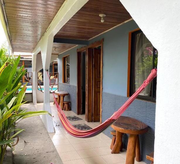 חדר סטנדרט לשלושה, Cabinas Cahuita