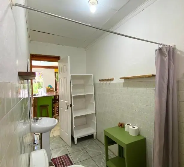浴室共有スタンダード４人用ルーム, Cabinas Cahuita