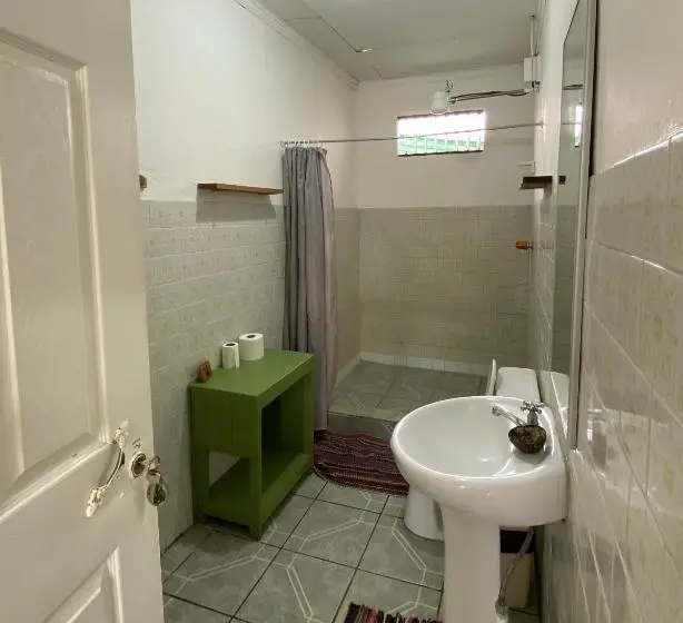 浴室共有スタンダード４人用ルーム, Cabinas Cahuita