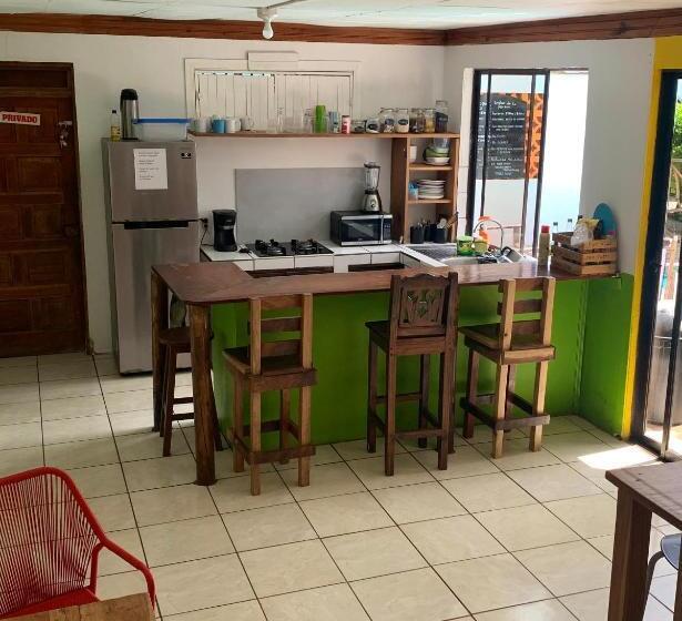 חדר סטנדרט מותאם לאדם עם מוגבלויות, Cabinas Cahuita