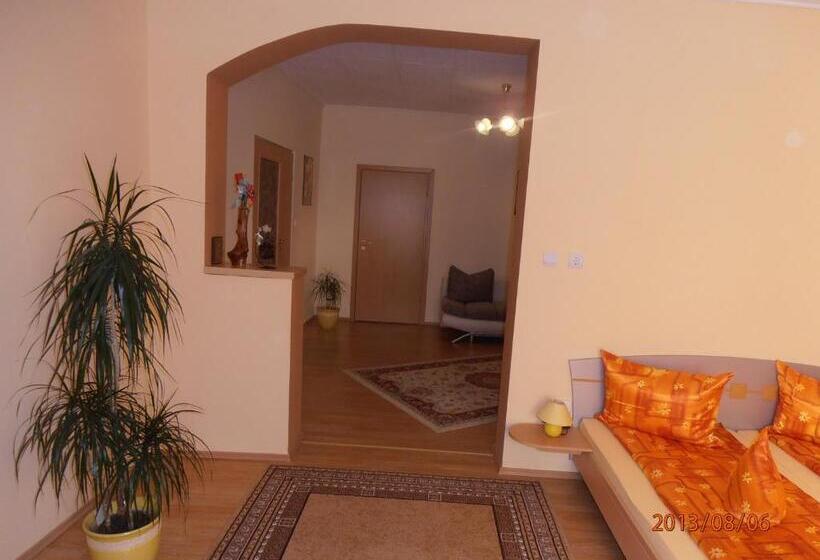 스위트, Casa Doma R   Alina