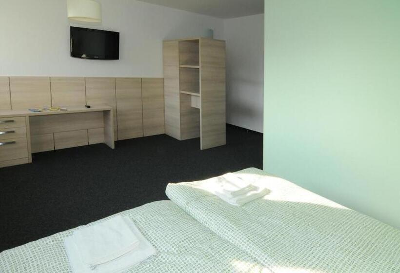 Standard Szoba, Penzion Rondo