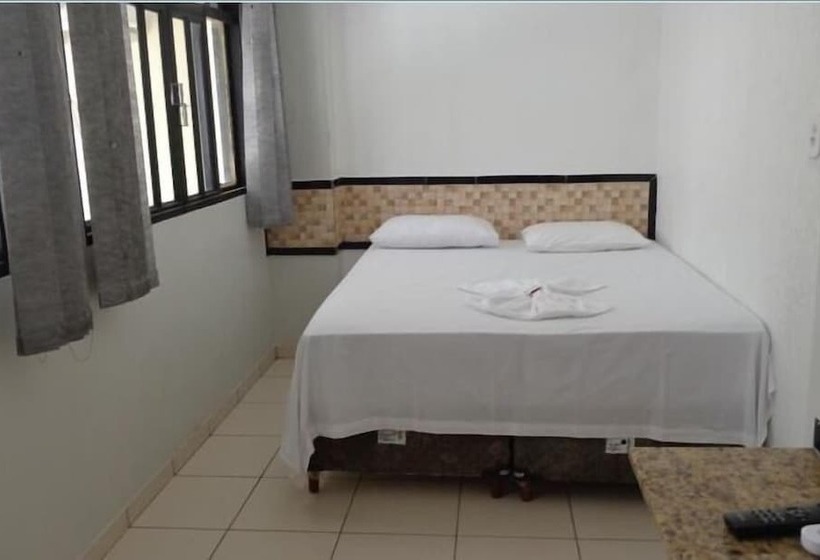 高级三人间, Pousada Damasco