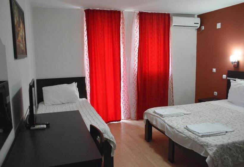 اتاق استاندارد سه نفره, Villa Konzuli