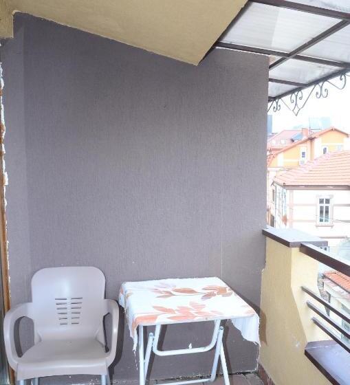 اتاق استاندارد چهار تخته, Villa Konzuli