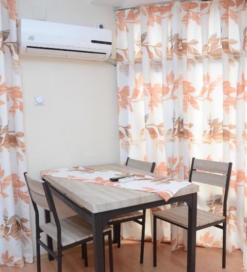 اتاق استاندارد چهار تخته, Villa Konzuli