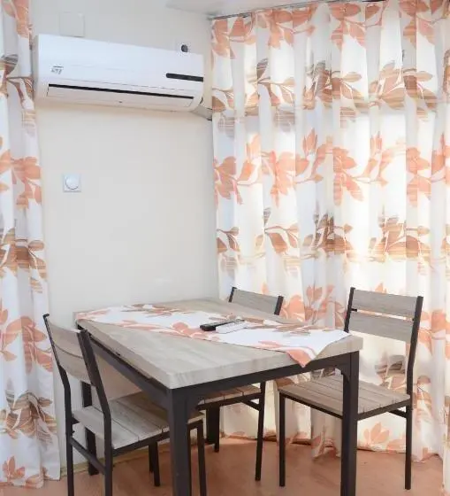 اتاق استاندارد چهار تخته, Villa Konzuli