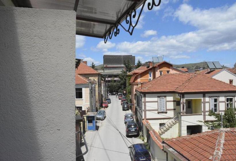 اتاق استاندارد چهار تخته, Villa Konzuli