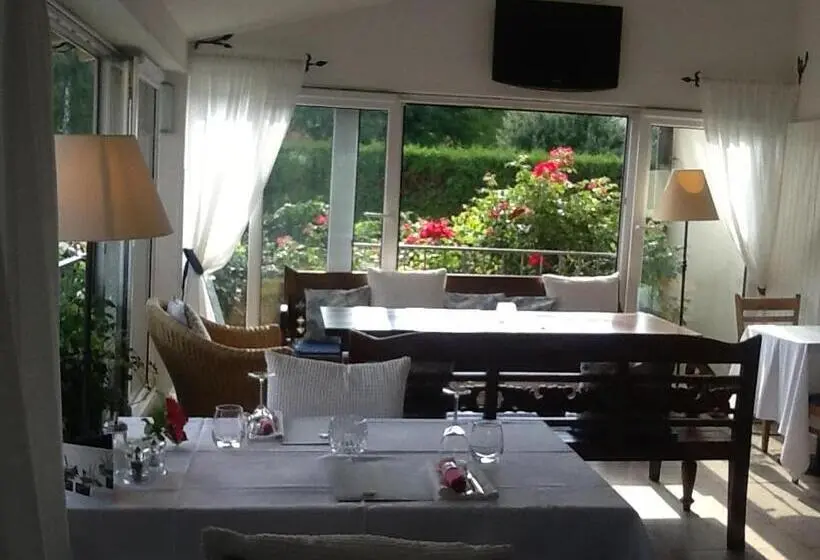 スタンダードトリプルルーム, Pension A Restaurace Filip Ii