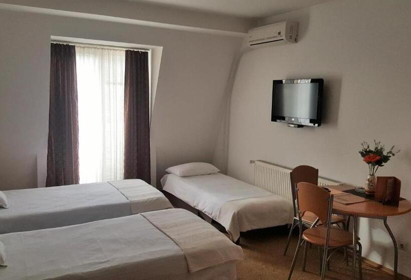 اتاق استاندارد چهار تخته, Topcider