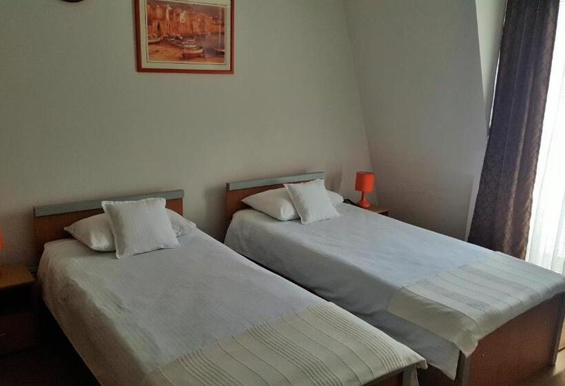 اتاق استاندارد چهار تخته, Topcider