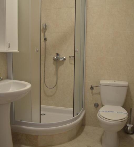 اتاق استاندارد سه نفره, Topcider