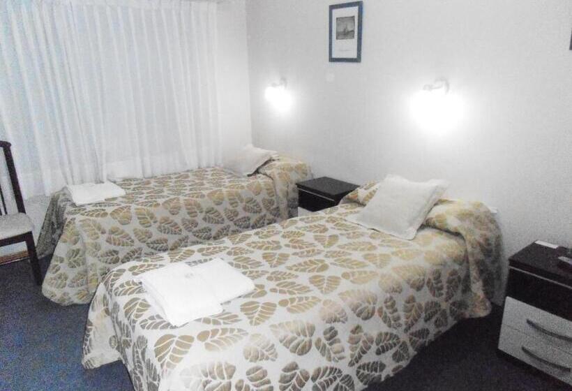 غرفة أساسية ثلاثية, Hosteria Posada Drake