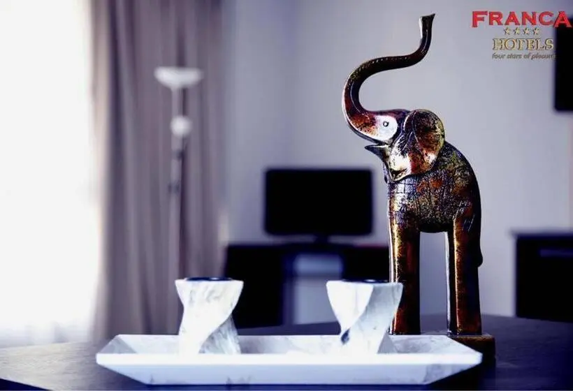 استودیوی استاندارد, Franca