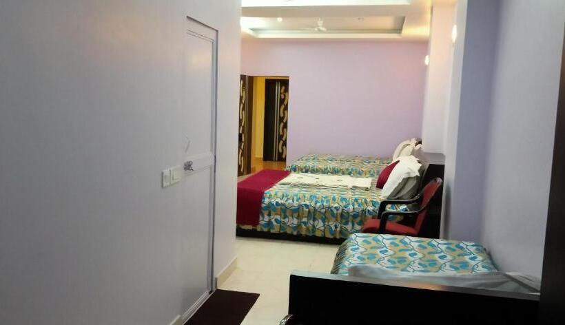 חדר משפחתי דלוקס, Barbareek