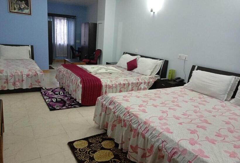 חדר משפחתי דלוקס, Barbareek