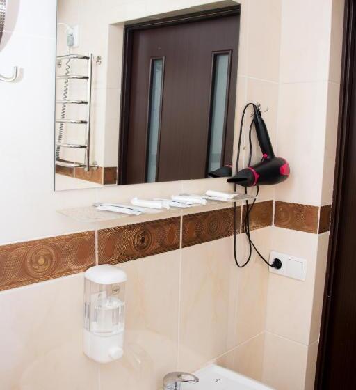 سوییت جونیور, Faraon