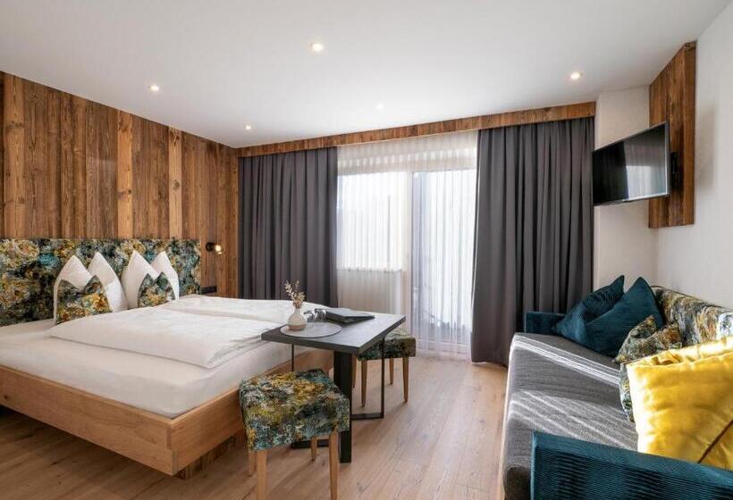 חדר סטנדרט לשלושה עם מרפסת, Riemenerhof