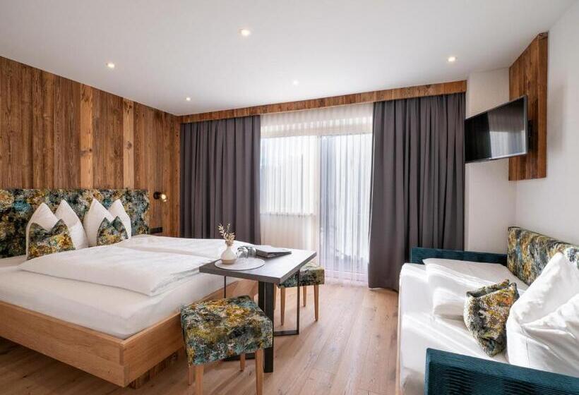 Comfort room with balcony, Riemenerhof