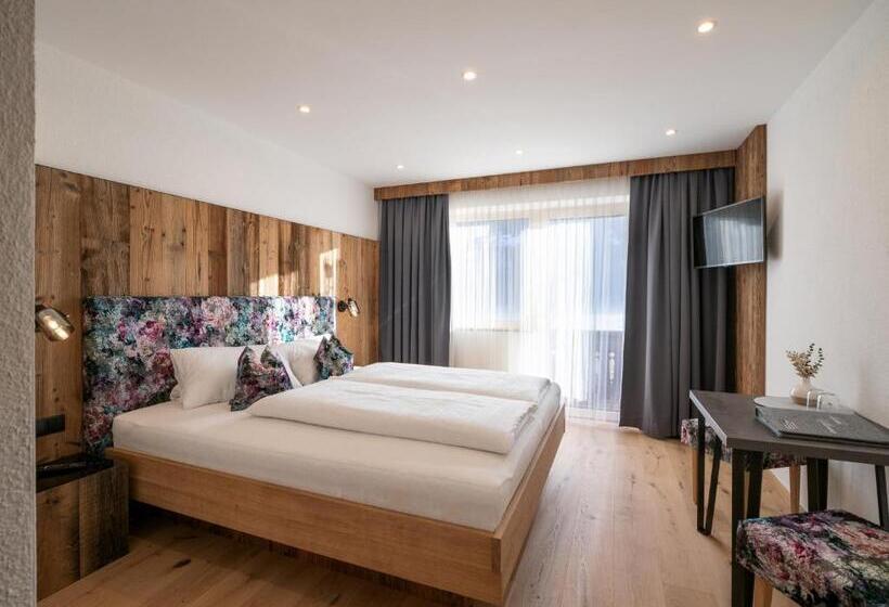 Comfort room with balcony, Riemenerhof