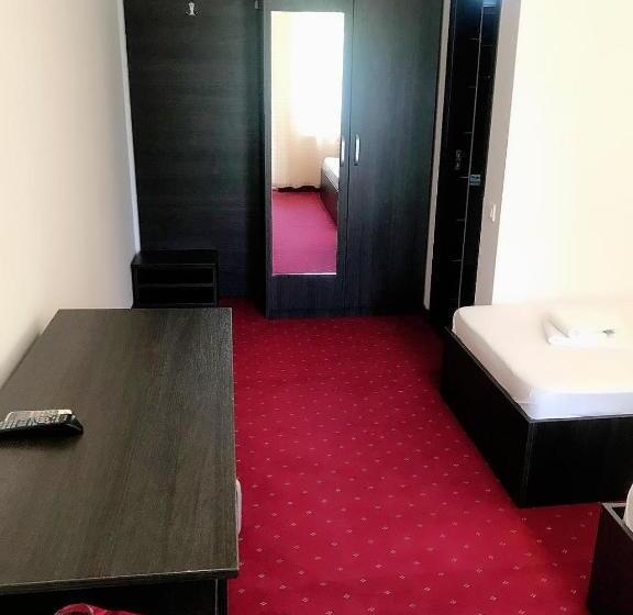 اتاق استاندارد سه نفره, Casa On