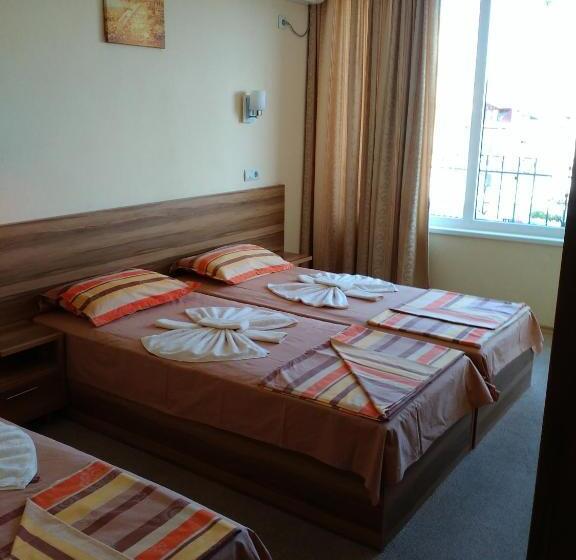 Номер Стандарт с Террасой, Fits Guest House