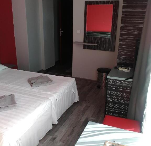 Номер Стандарт с Террасой, Fits Guest House