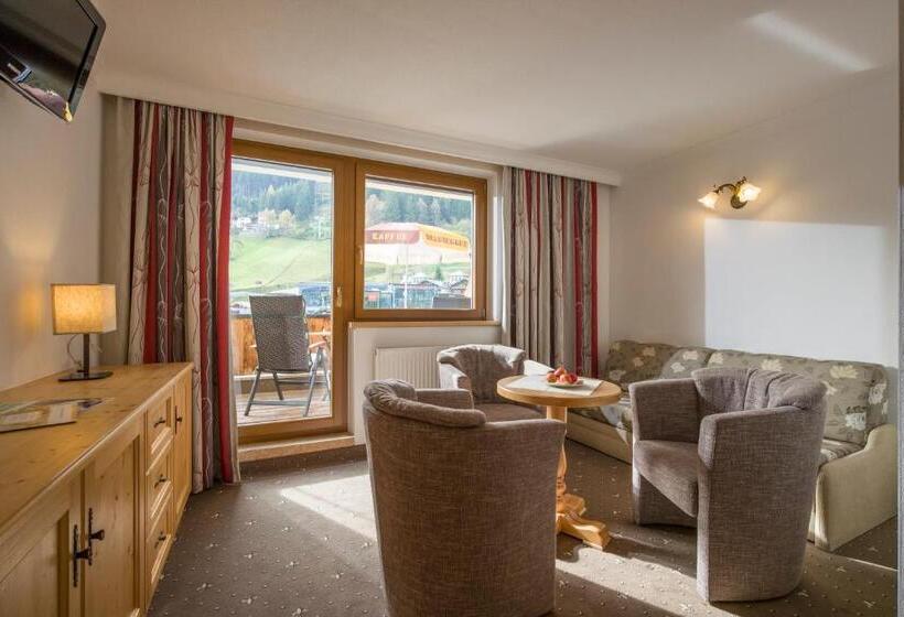 Трехместный Номер Стандарт с Балконом, Garni Klocker