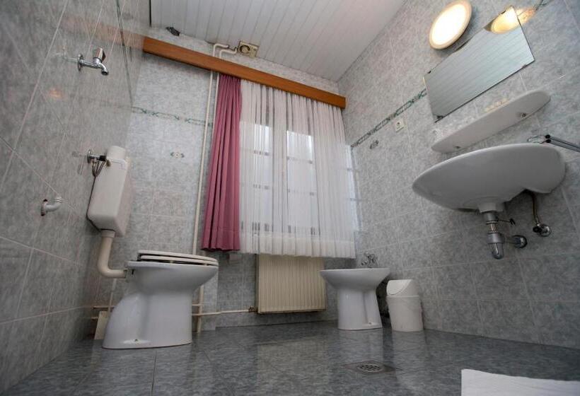 اتاق پنجتخته استاندارد, Guesthouse špenko