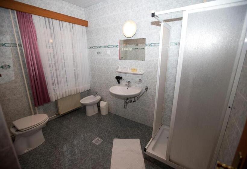 اتاق پنجتخته استاندارد, Guesthouse špenko