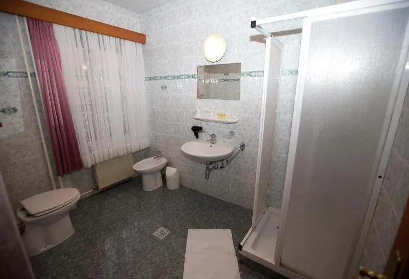 اتاق پنج‌تخته استاندارد, Guesthouse špenko