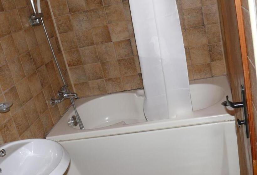 اتاق استاندارد سه نفره, Villa Climate Guest House