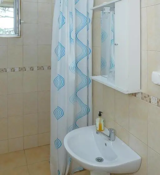 اتاق استاندارد سه نفره, Pensiunea Tranzit