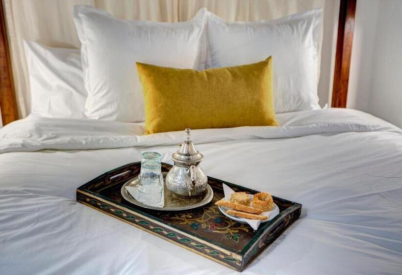 标准间, Riad Amaris